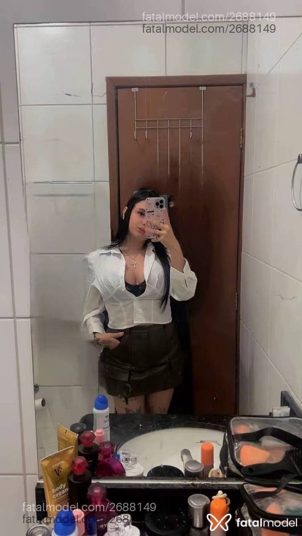 Acompanhante mulher morena (o) de olhos castanhos - Niicoly