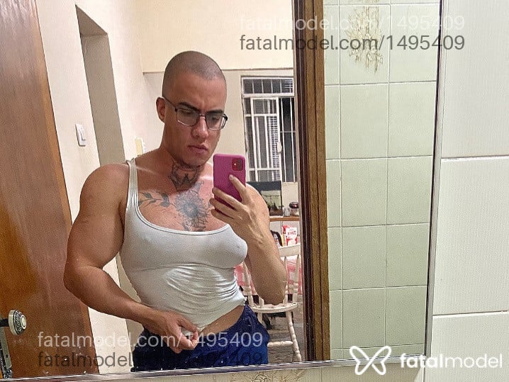 Acompanhante homem com cabelo castanho de olhos mel em Limeira - Martin Madeira
