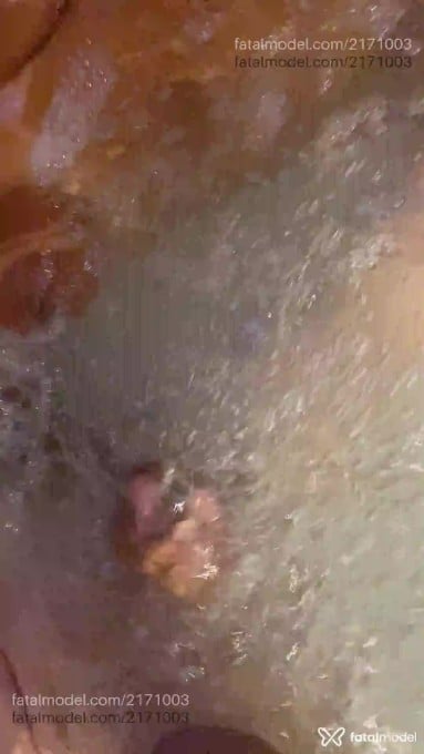 Acompanhante mulher morena (o) de olhos pretos - Bundudaa Ttatuada