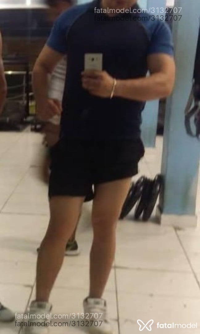 Acompanhante homem com cabelo castanho de olhos castanhos em Caxias do Sul - Raxbau