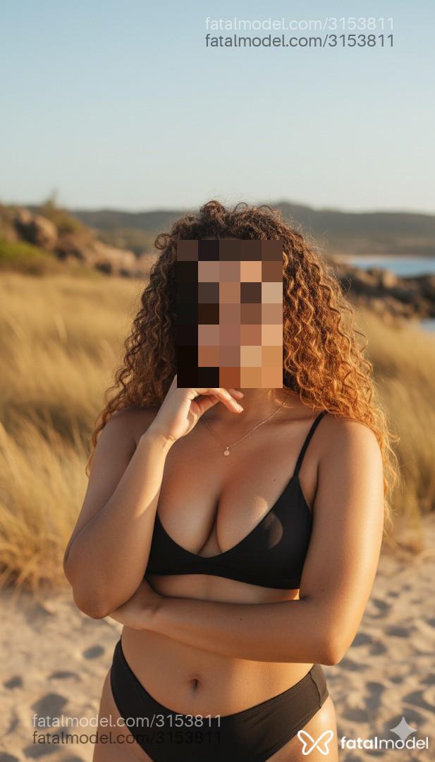 Acompanhante mulher com cabelo colorido de olhos castanhos em Guarapari - Veneza