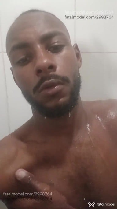 Acompanhante homem sem cabelo de olhos castanhos em São Paulo Acompanhante homem sem cabelo de olhos castanhos em São Paulo - Wellington