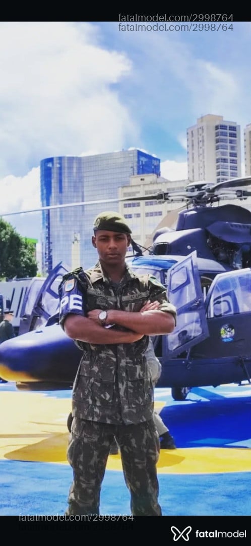 Acompanhante homem sem cabelo de olhos castanhos em São Paulo Acompanhante homem sem cabelo de olhos castanhos em São Paulo - Wellington