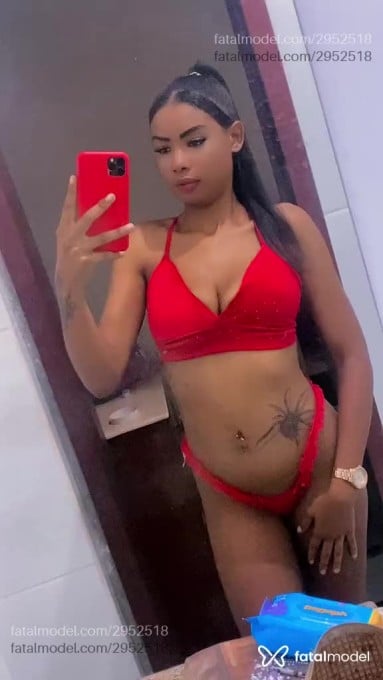 Acompanhante mulher com cabelo castanho de olhos pretos - Morenah Acompanhante mulher com cabelo castanho de olhos pretos - Morenah