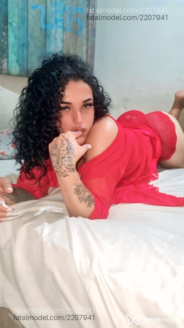 Acompanhante mulher trans com cabelo castanho de olhos castanhos em Barretos - Monalisa