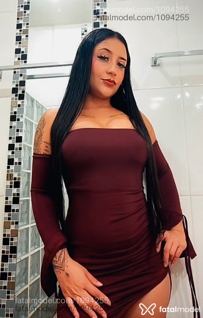 Acompanhante mulher morena (o) de olhos castanhos - Corall