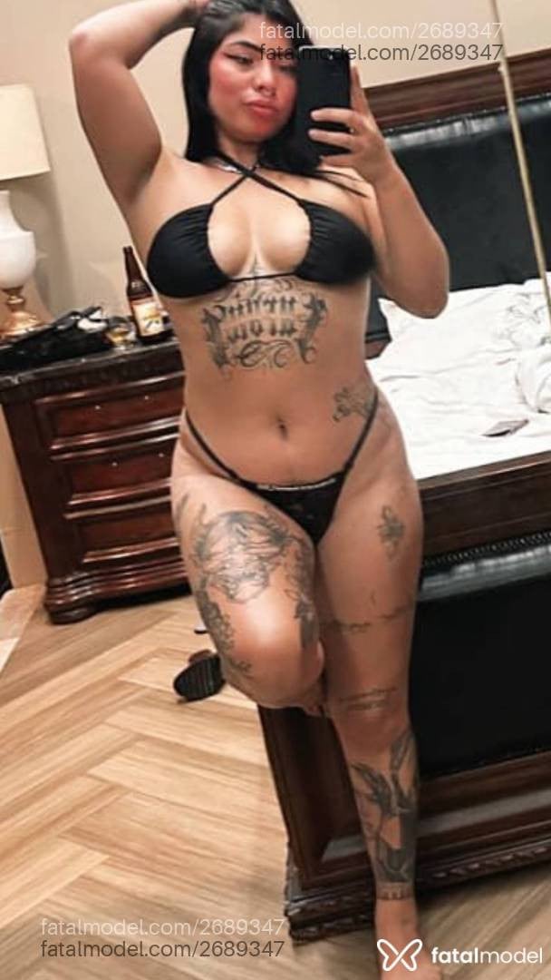 Acompanhante mulher morena (o) de olhos castanhos - Afrodite