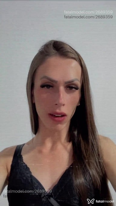 Acompanhante mulher trans loira (o) de olhos verdes - Safira Acompanhante mulher trans loira (o) de olhos verdes - Safira