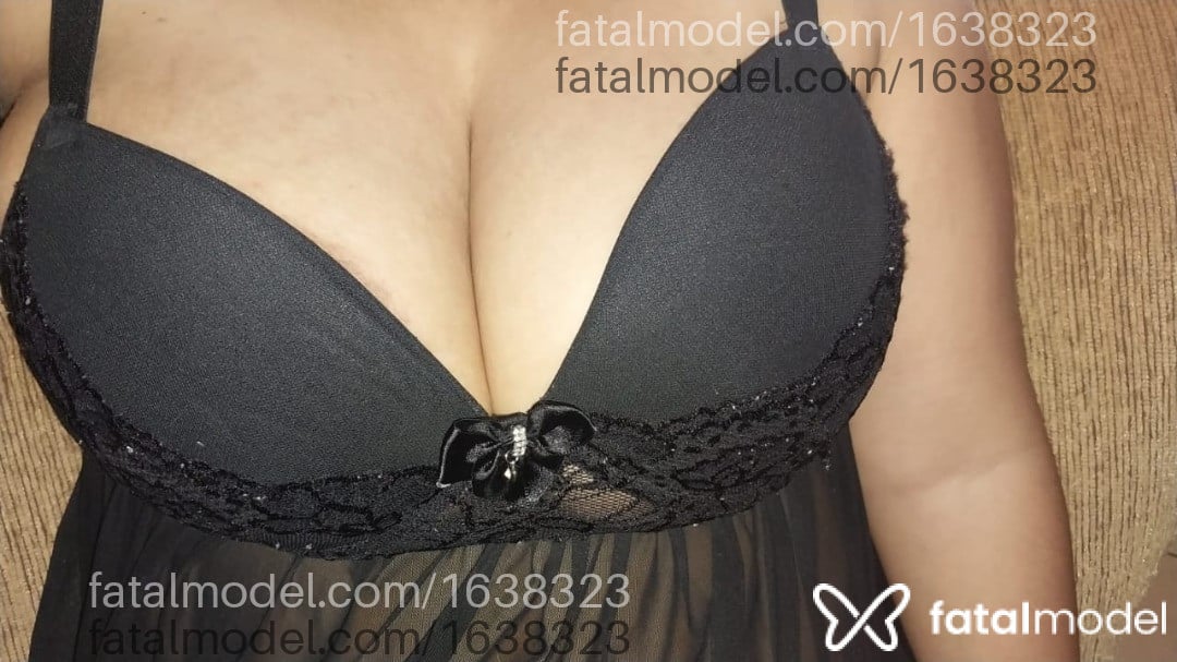 Acompanhante mulher com cabelo castanho de olhos castanhos - Jessica Ferreira