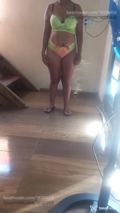 Acompanhante mulher morena (o) de olhos castanhos em Imbé Acompanhante mulher morena (o) de olhos castanhos em Imbé - Juju