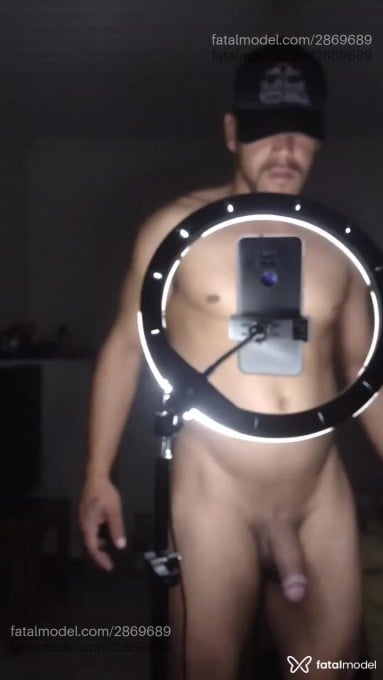 Acompanhante homem morena (o) de olhos castanhos em Fazenda Rio Grande Acompanhante homem morena (o) de olhos castanhos em Fazenda Rio Grande - Diegaobateestaca