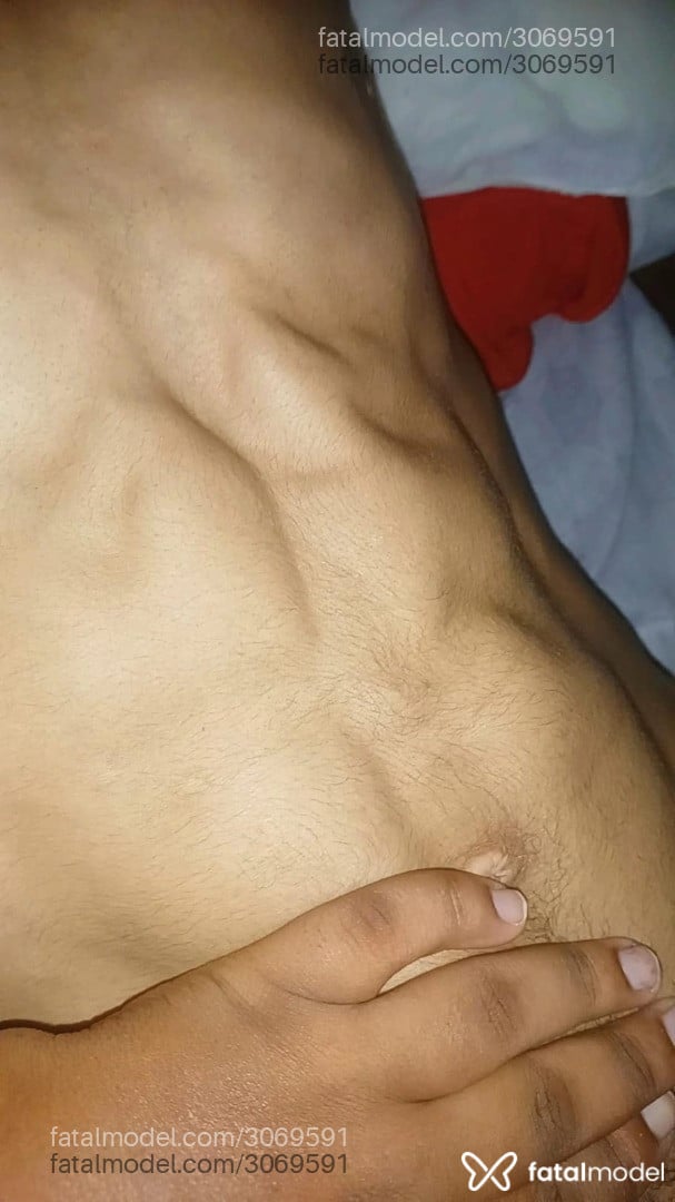 Acompanhante homem com cabelo castanho de olhos castanhos em Muriaé Acompanhante homem com cabelo castanho de olhos castanhos em Muriaé - Magrelo