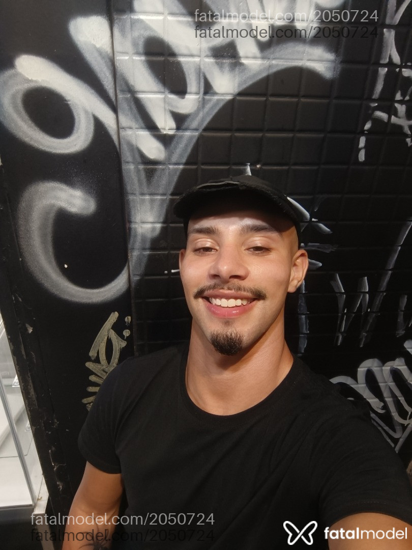 Acompanhante homem sem cabelo de olhos mel em Florianópolis - Kaikys
