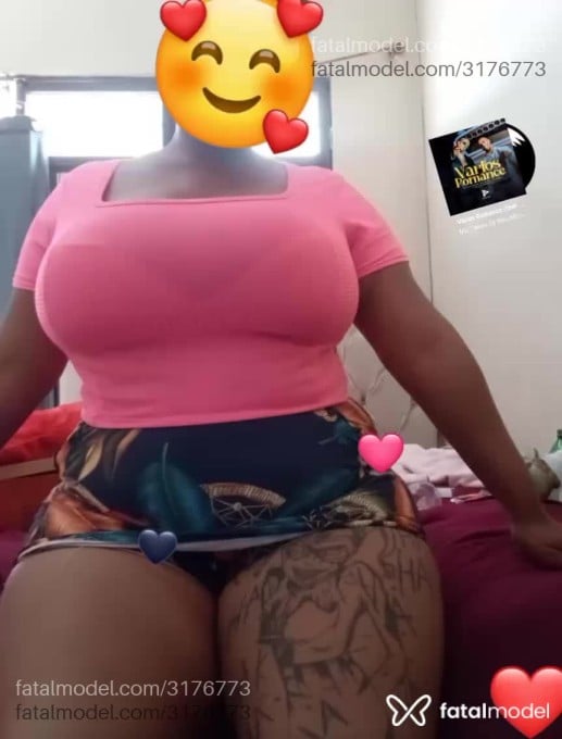 Acompanhante mulher com cabelo castanho de olhos castanhos - Larissa Acompanhante mulher com cabelo castanho de olhos castanhos - Larissa