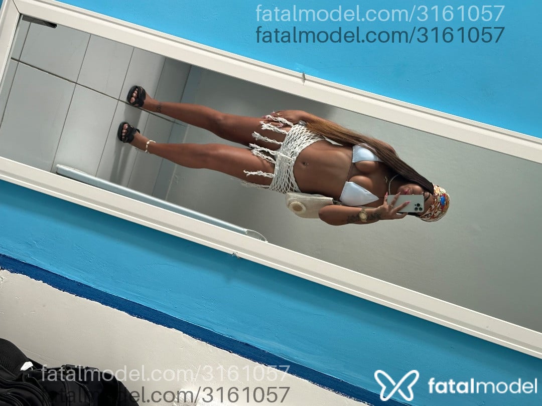 Acompanhante mulher morena (o) de olhos verdes em Felixlândia - Izabela