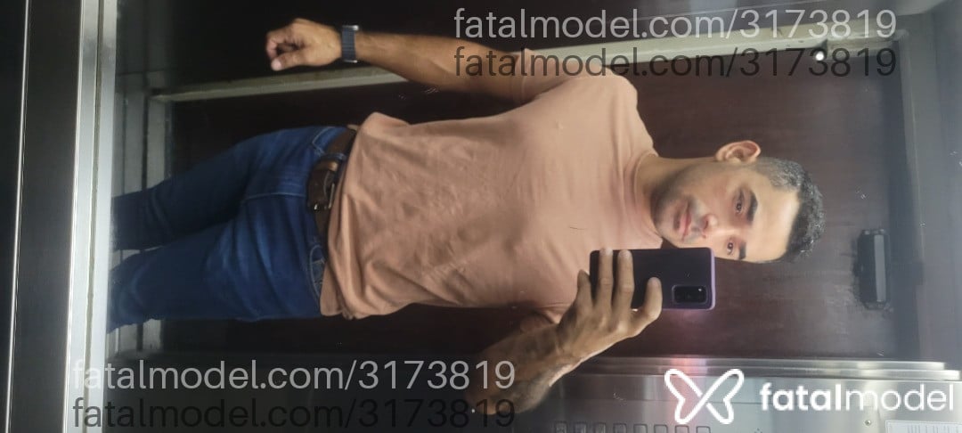 Acompanhante homem com cabelo grisalho de olhos castanhos em São Paulo - Marcelo