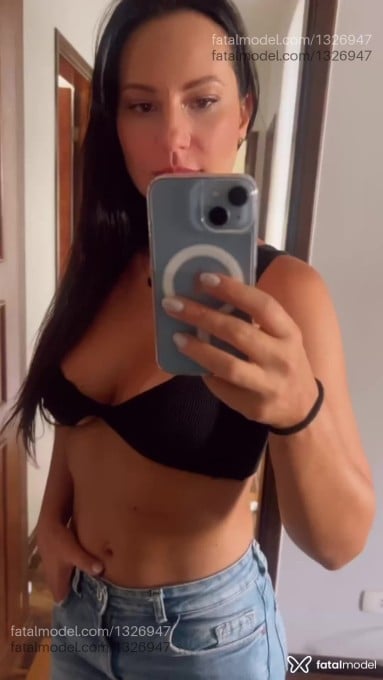 Acompanhante mulher com cabelo castanho de olhos castanhos em Londrina - Isabella
