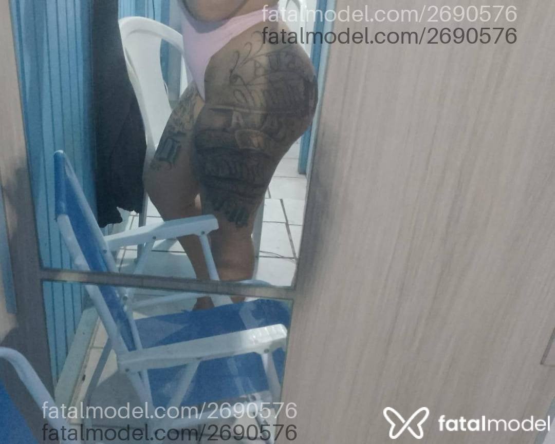 Acompanhante mulher morena (o) de olhos pretos - Mavie Sophia
