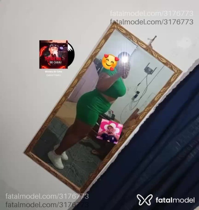Acompanhante mulher com cabelo castanho de olhos castanhos - Larissa Acompanhante mulher com cabelo castanho de olhos castanhos - Larissa