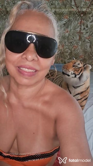 Acompanhante mulher loira (o) de olhos castanhos - Muriel Acompanhante mulher loira (o) de olhos castanhos - Muriel