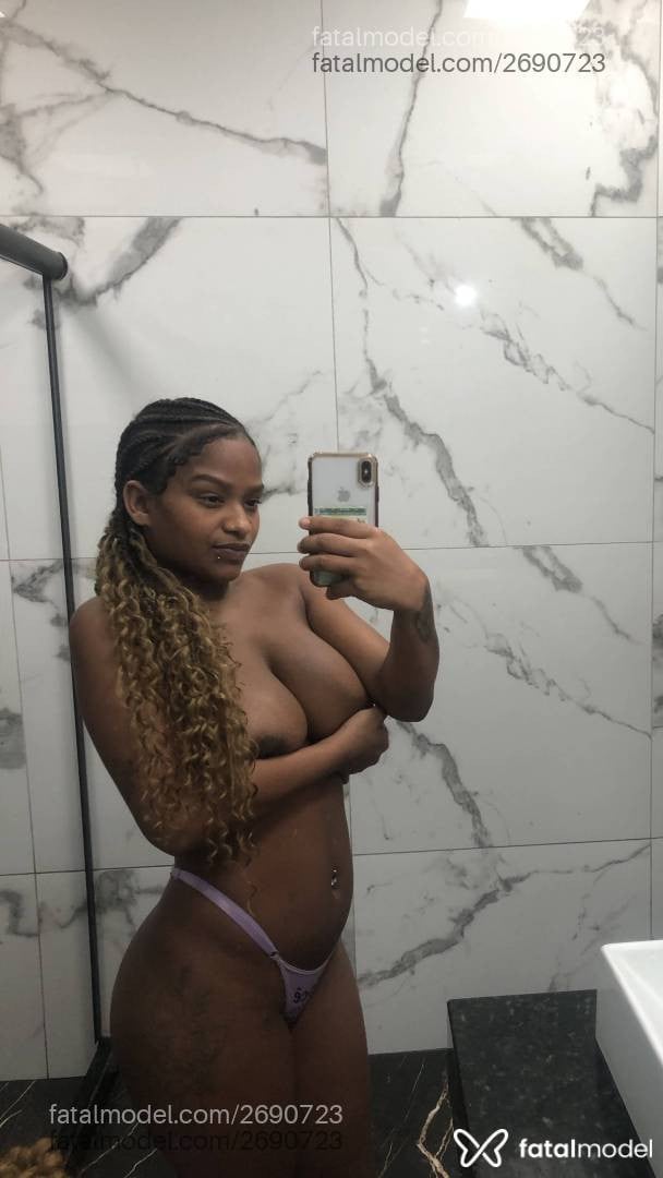 Acompanhante mulher morena (o) de olhos castanhos - Raissa