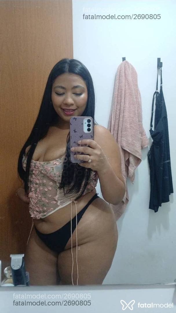 Acompanhante mulher morena (o) de olhos castanhos - Luna Araujo