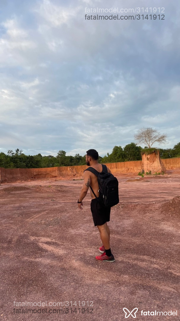 Acompanhante homem com cabelo castanho de olhos castanhos em Virtual - Felipe