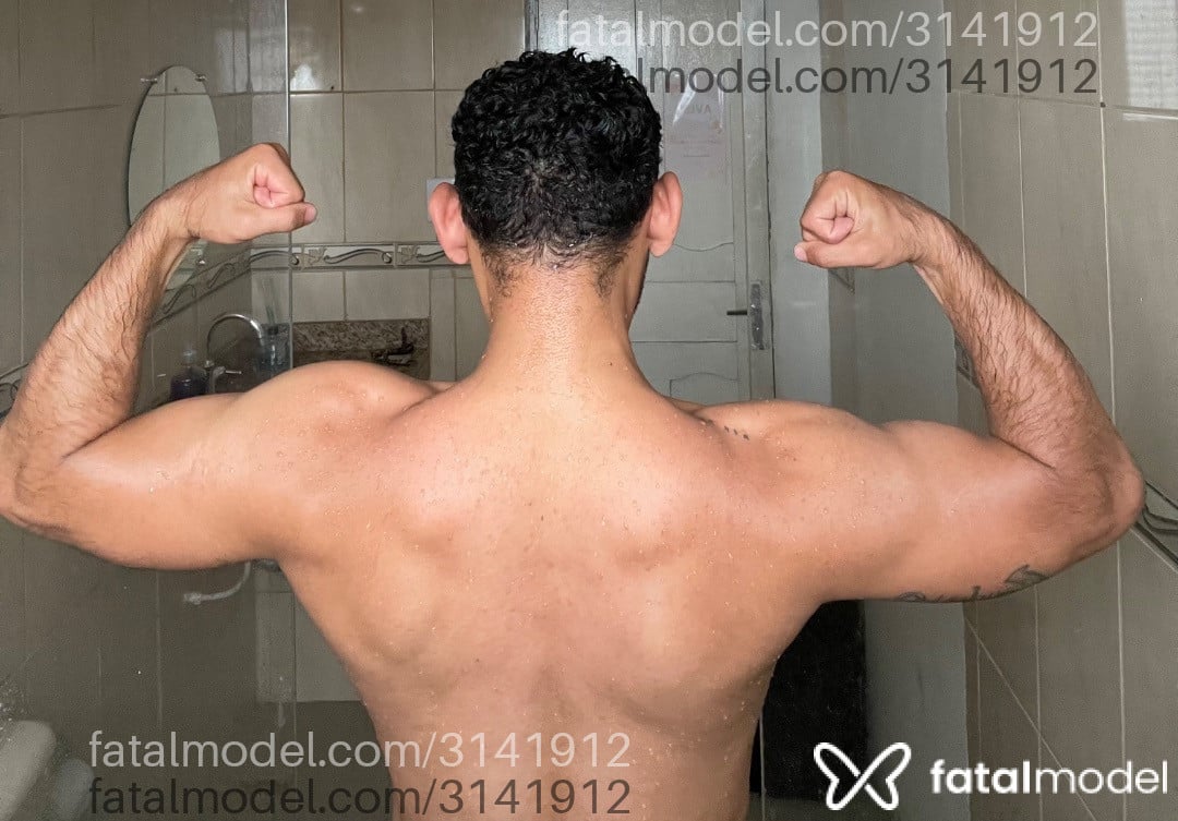Acompanhante homem com cabelo castanho de olhos castanhos em Virtual - Felipe