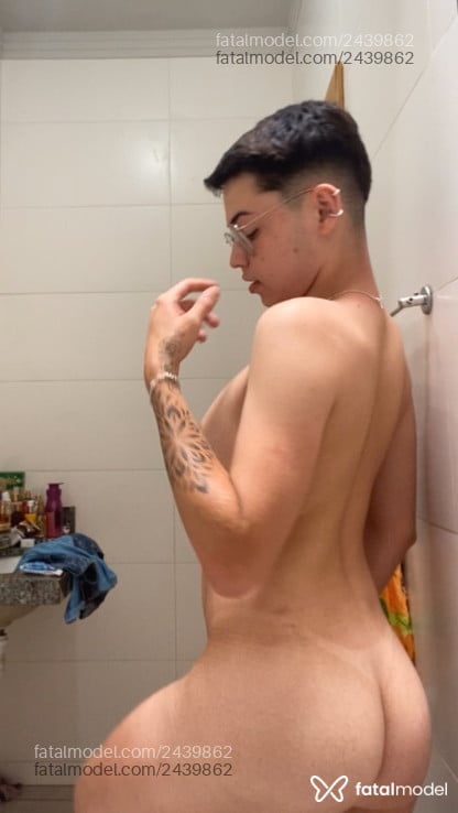 Acompanhante homem morena (o) de olhos castanhos em Maringá - Privadinha