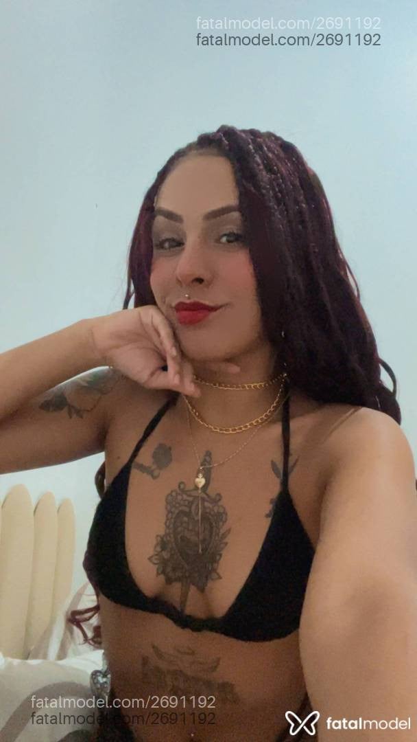 Acompanhante mulher morena (o) de olhos castanhos - Lorraine
