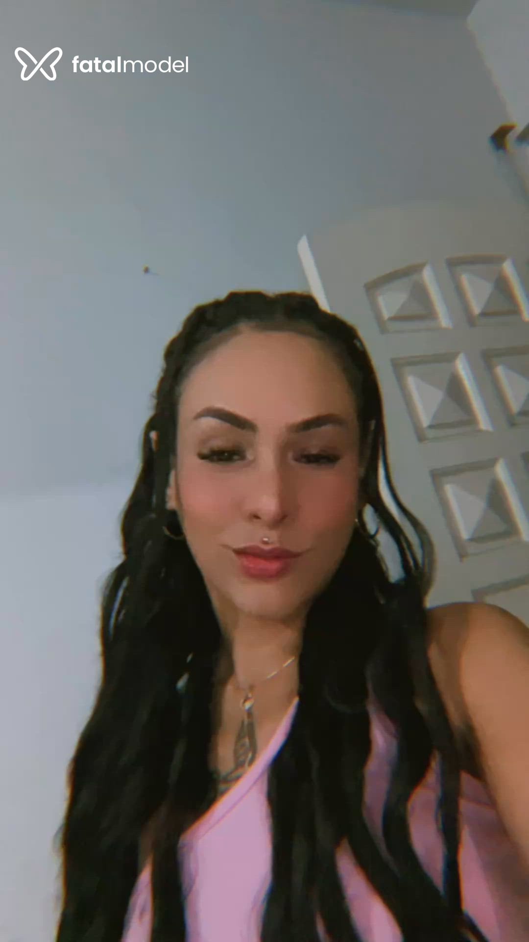 Acompanhante mulher morena (o) de olhos castanhos - Lorraine Acompanhante mulher morena (o) de olhos castanhos - Lorraine
