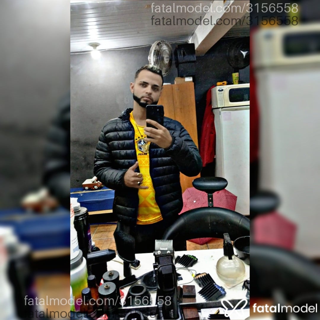 Acompanhante homem com cabelo castanho de olhos castanhos em Teresópolis Acompanhante homem com cabelo castanho de olhos castanhos em Teresópolis - Magrin