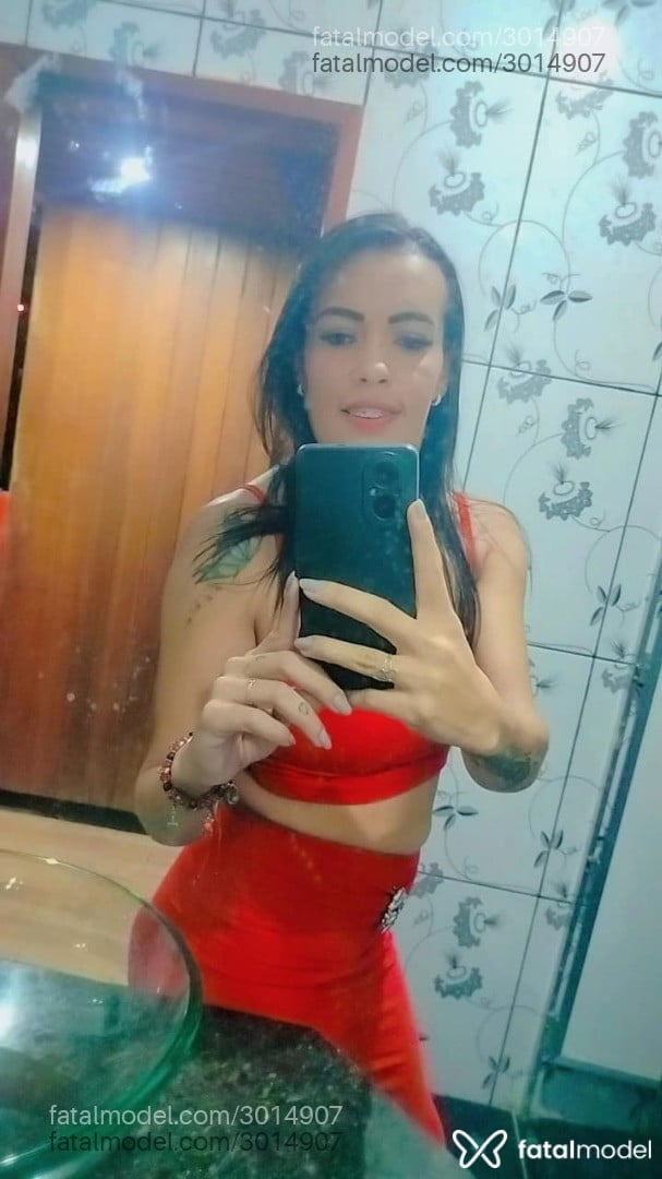 Acompanhante mulher morena (o) de olhos pretos em São Gotardo Acompanhante mulher morena (o) de olhos pretos em São Gotardo - Sophia