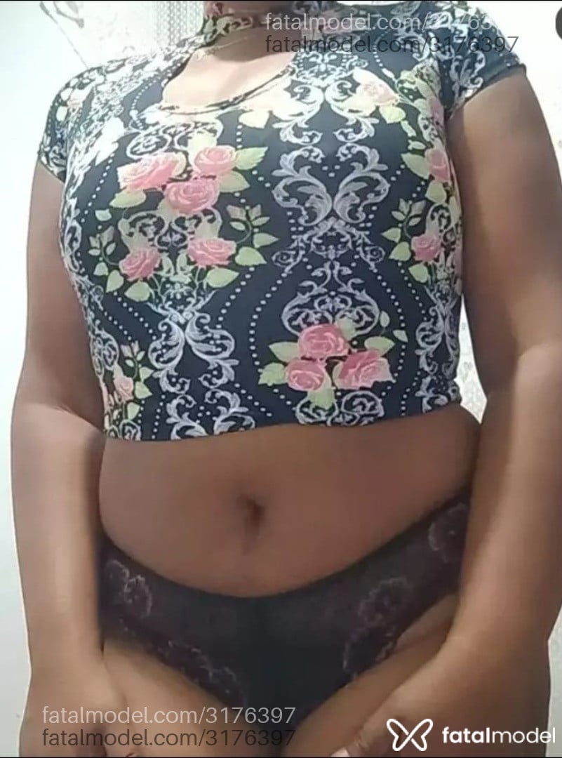 Acompanhante mulher com cabelo castanho de olhos pretos em Virtual Acompanhante mulher com cabelo castanho de olhos pretos em Virtual - Elisa