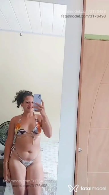 Acompanhante mulher morena (o) de olhos pretos - Gabyy