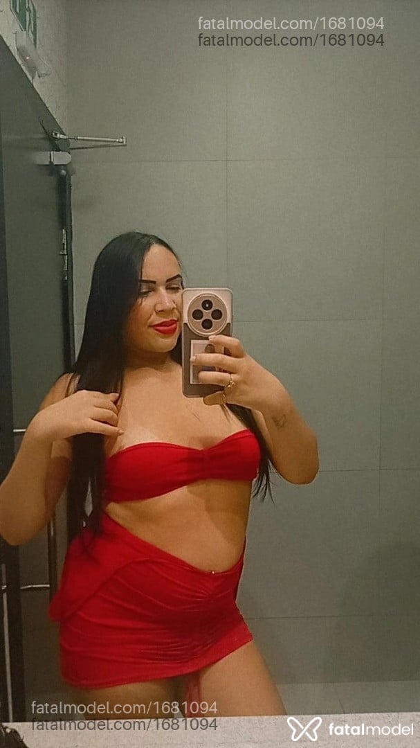 Acompanhante travesti com cabelo castanho de olhos castanhos em Montes Claros Acompanhante travesti com cabelo castanho de olhos castanhos em Montes Claros - Emanuelle Soares