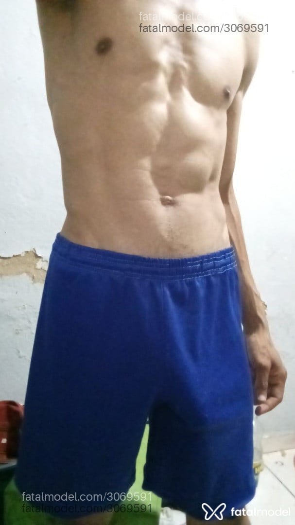 Acompanhante homem com cabelo castanho de olhos castanhos em Muriaé Acompanhante homem com cabelo castanho de olhos castanhos em Muriaé - Magrelo