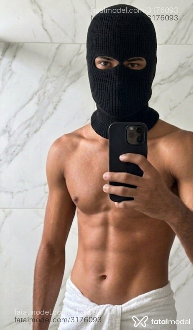 Acompanhante homem morena (o) de olhos pretos - Mistério Acompanhante homem morena (o) de olhos pretos - Mistério