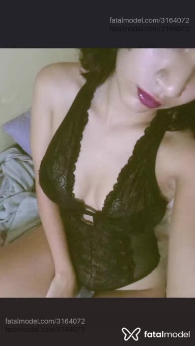 Acompanhante mulher morena (o) de olhos castanhos em Virtual - Crystal Turling