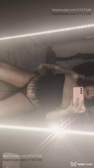 Acompanhante mulher morena (o) de olhos castanhos em São Paulo - June