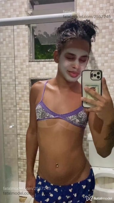 Acompanhante mulher trans morena (o) de olhos pretos em Itaperuna - Scarllett
