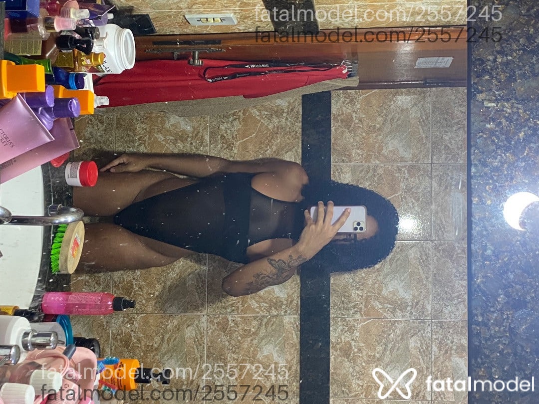 Acompanhante mulher trans morena (o) de olhos pretos em Itaperuna - Scarllett