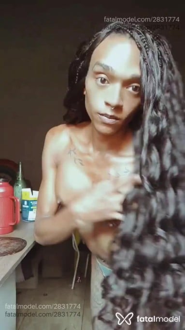 Acompanhante mulher trans morena (o) de olhos castanhos em Palmas - Laila