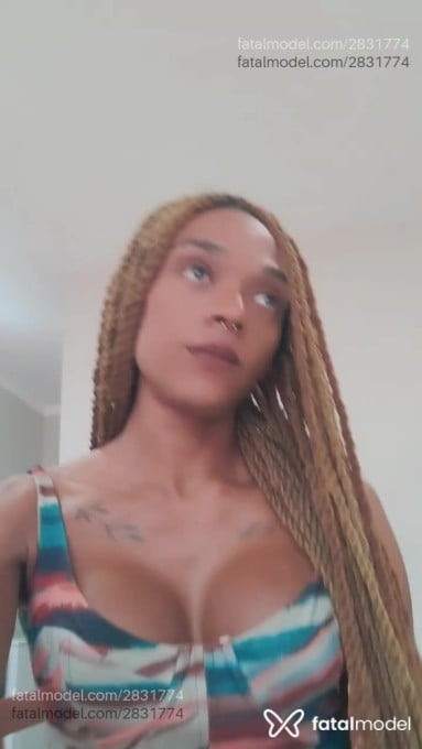 Acompanhante mulher trans morena (o) de olhos castanhos em Palmas - Laila
