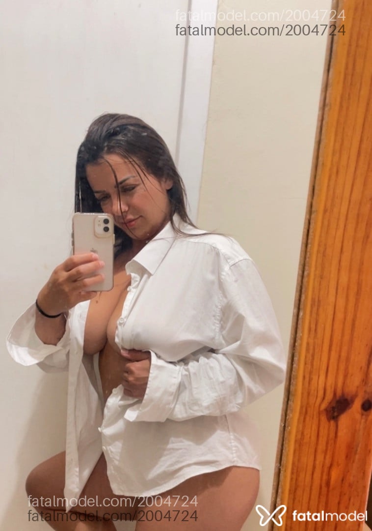 Acompanhante mulher loira (o) de olhos mel em São Leopoldo Acompanhante mulher loira (o) de olhos mel em São Leopoldo - Mel