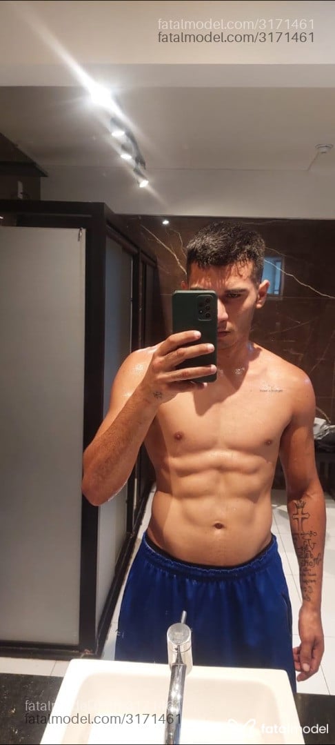 Acompanhante homem morena (o) de olhos pretos em Florianópolis - Vinicius