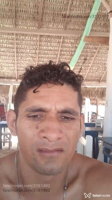 Acompanhante homem com cabelo castanho de olhos castanhos em Caldas Novas Acompanhante homem com cabelo castanho de olhos castanhos em Caldas Novas - Costa