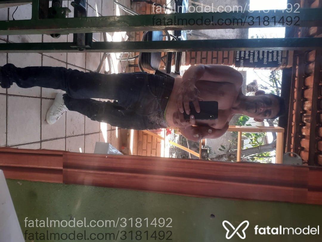 Acompanhante homem com cabelo castanho de olhos castanhos em Caldas Novas Acompanhante homem com cabelo castanho de olhos castanhos em Caldas Novas - Costa