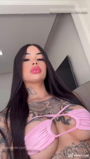 Acompanhante mulher morena (o) de olhos mel - Mirella Fox