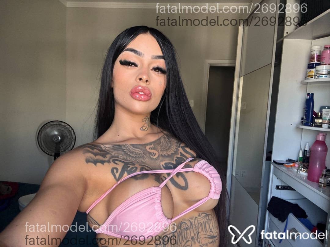 Acompanhante mulher morena (o) de olhos mel - Mirella Fox